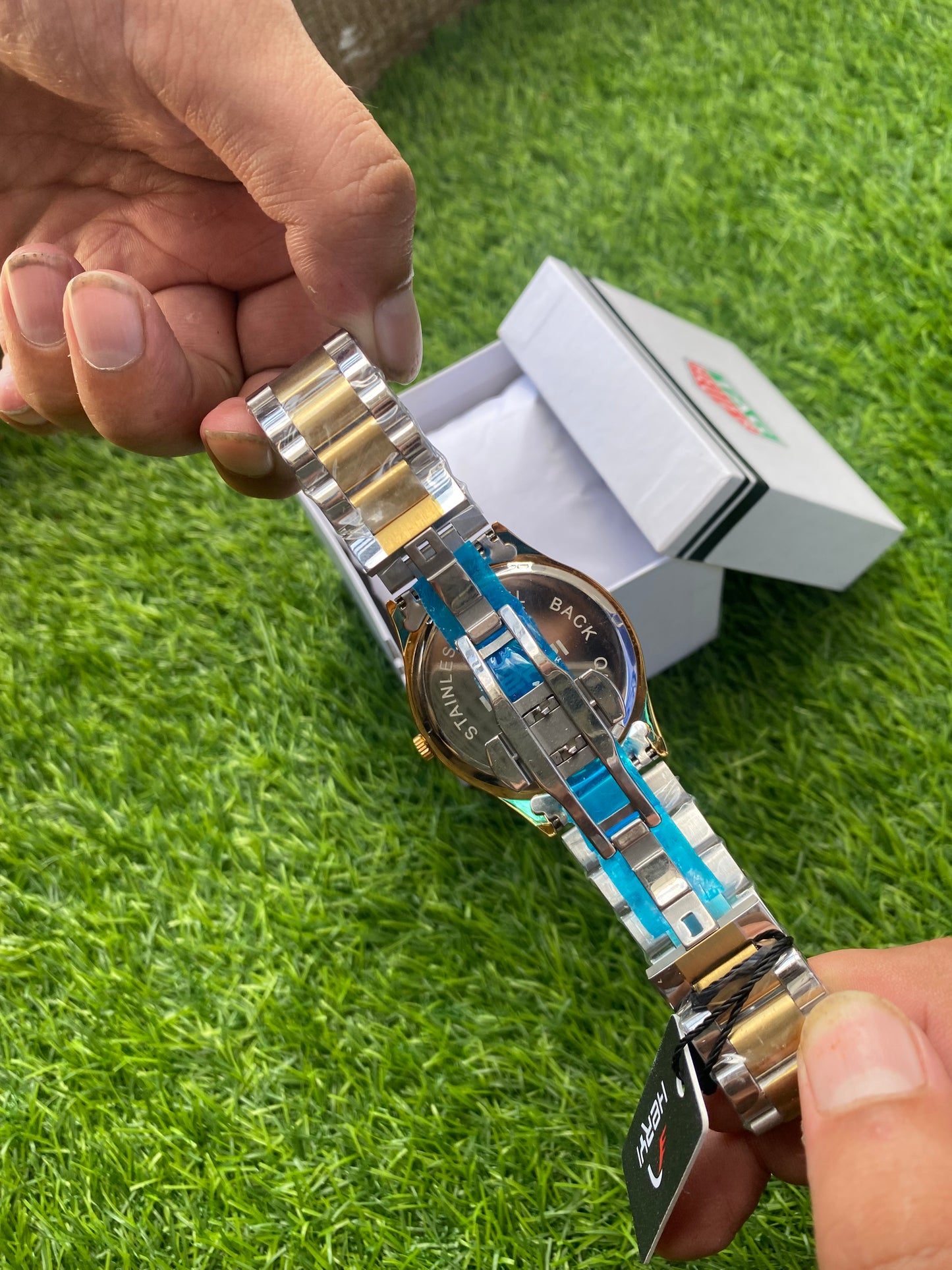 Premium Quartz Timepiece with Day and Date Window