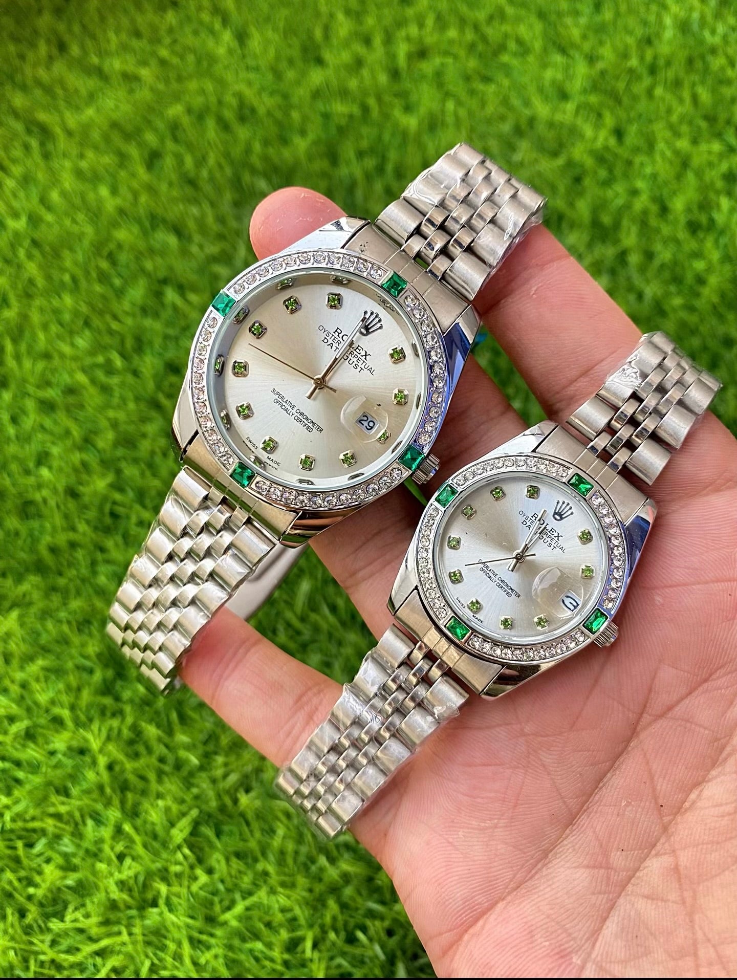 Luxury Diamond Bezel Wristwatch with Date Display – Couple Set