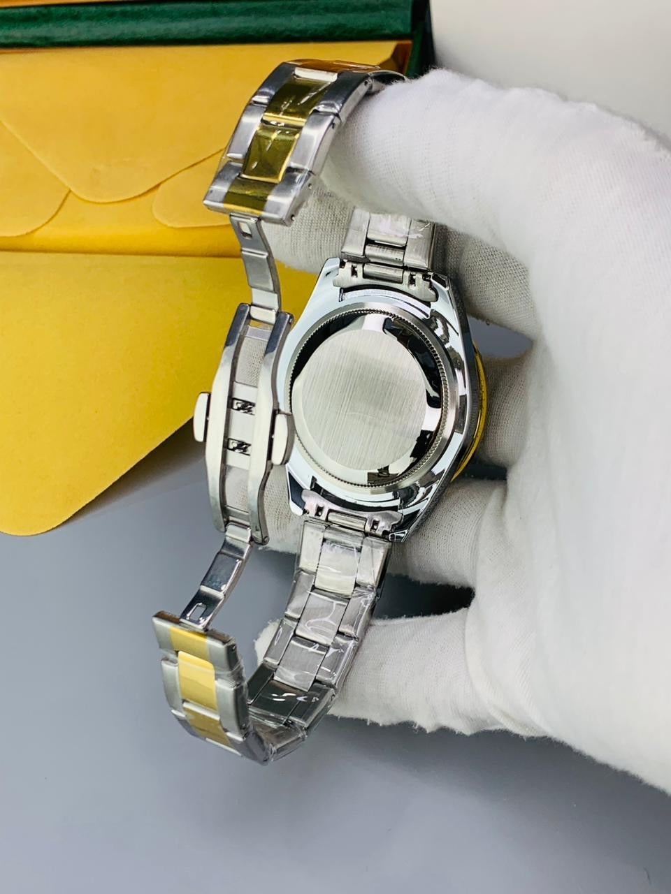 Classic Stainless Steel Watch – Dual Tone Elegance