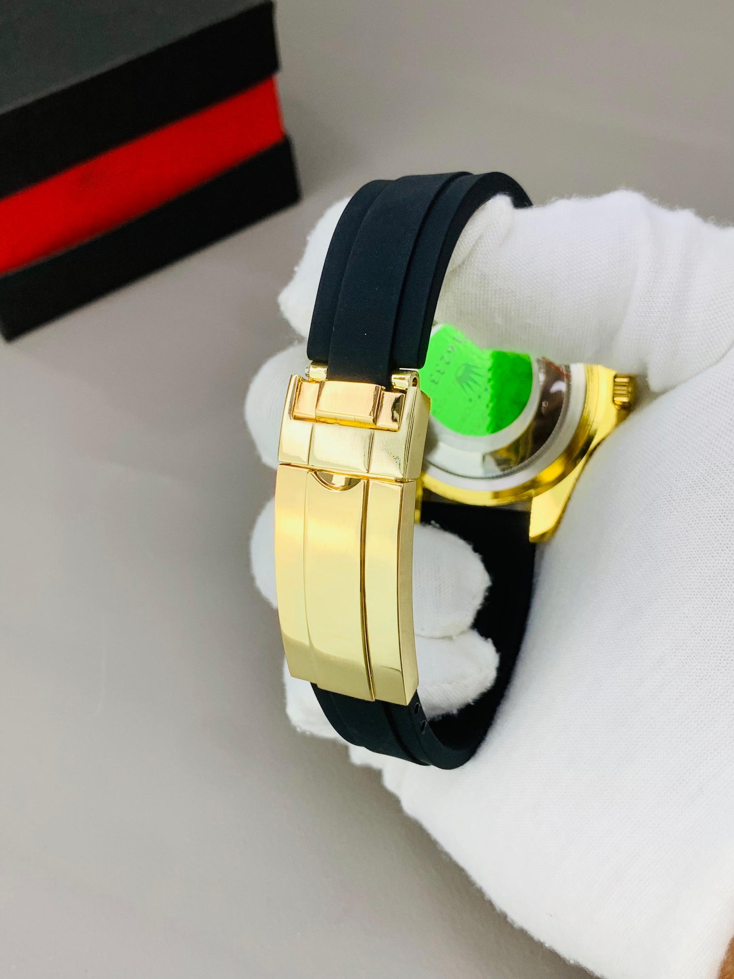 Elegant Wrist Watch for Men Master lock Date Function