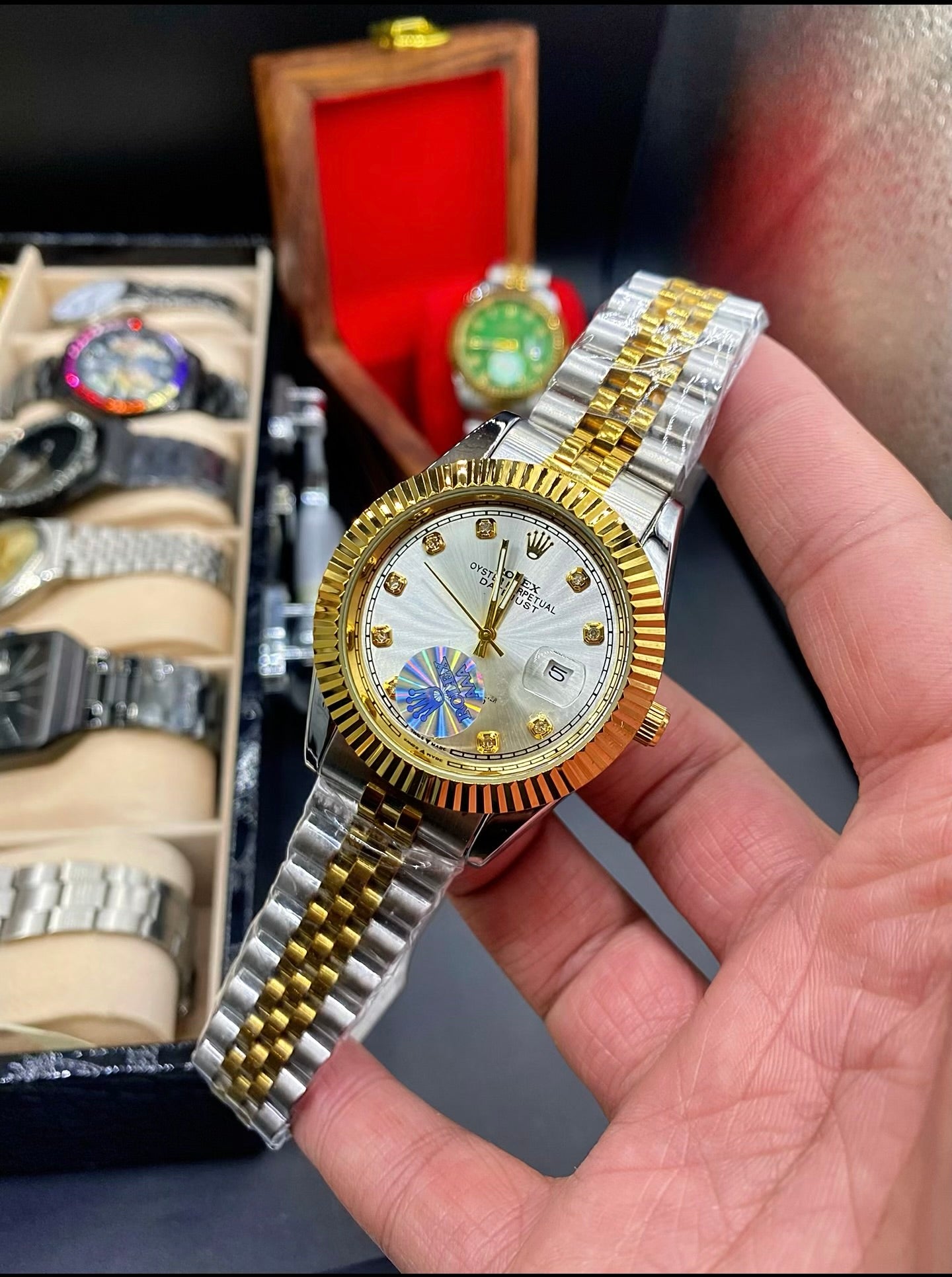 Premium  Men’s Wristwatch with Two-Tone Strap Diamond Dial