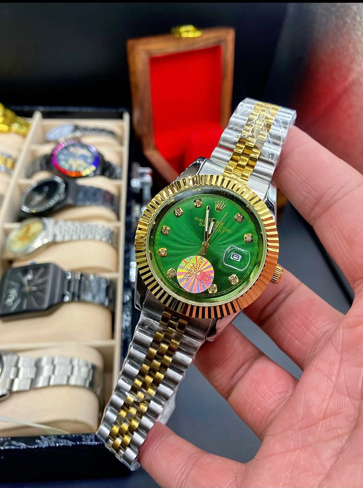 Premium  Men’s Wristwatch with Two-Tone Strap Diamond Dial