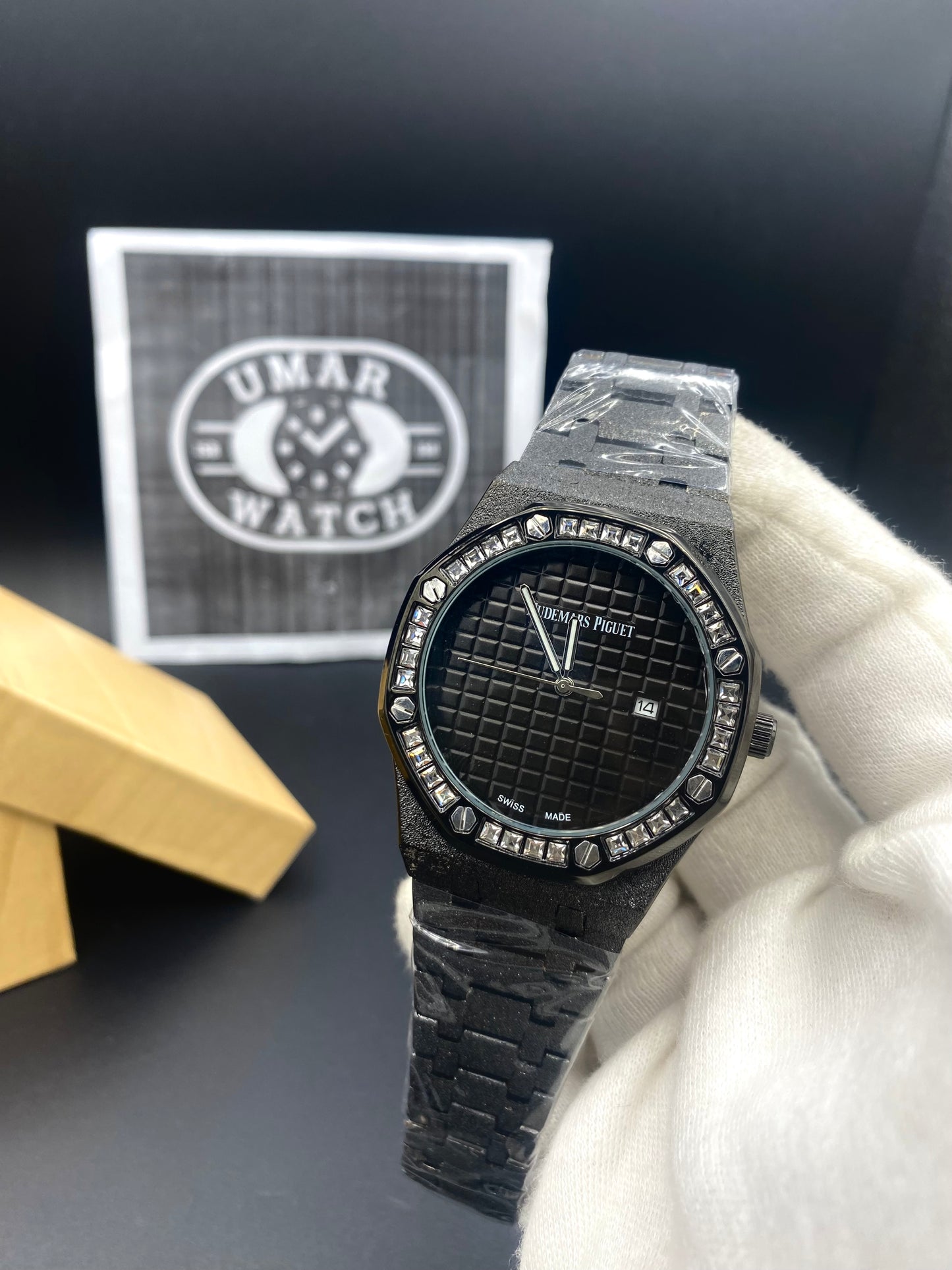 AP New Model Very Best Quality Stainless Steel Dimond Bazel With Date Function