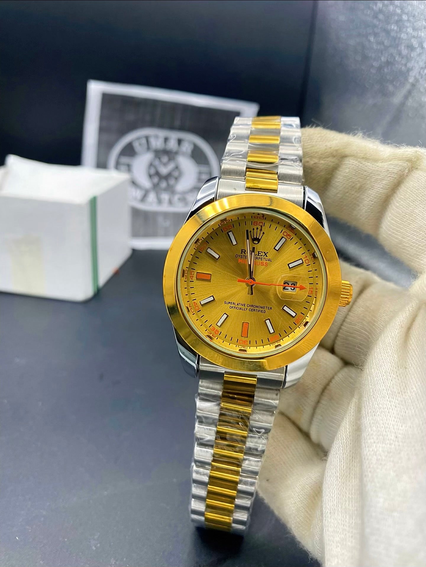 Premium Two-Tone Stainless Steel Men’s Watch Date Function