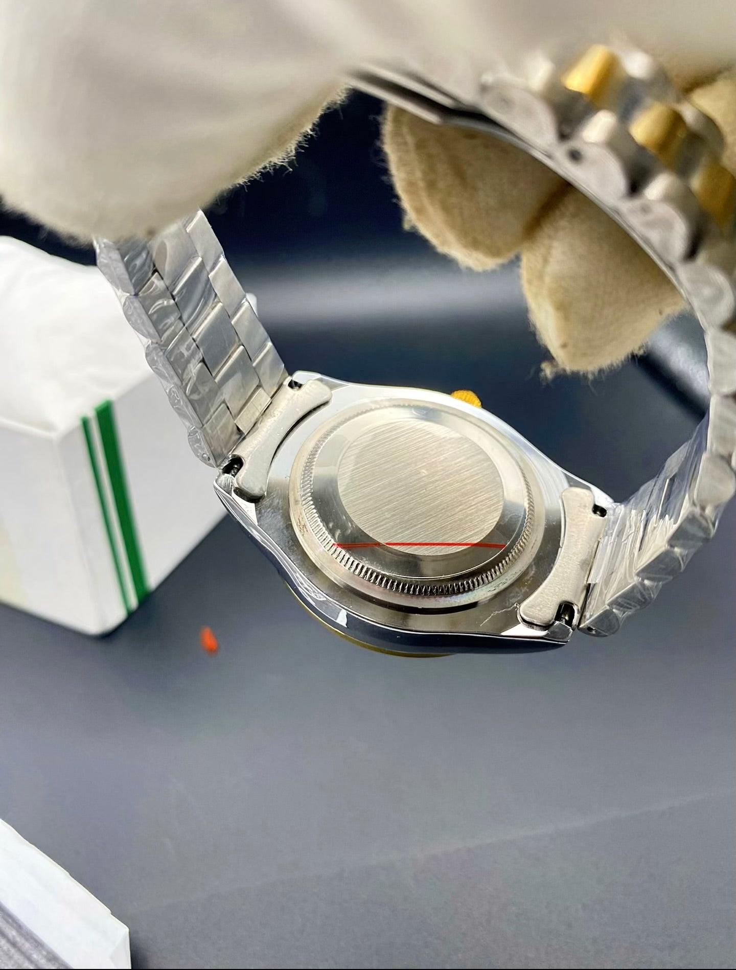 Premium Stainless Steel Timepiece with Date Feature