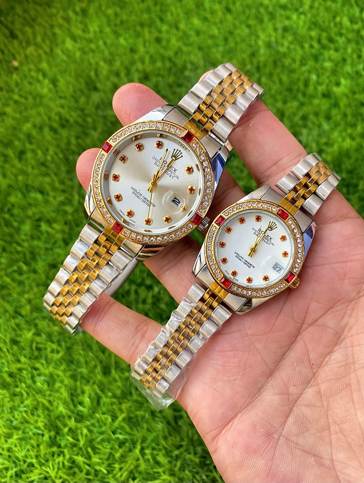 Luxury Diamond Bezel Wristwatch with Date Display – Couple Set