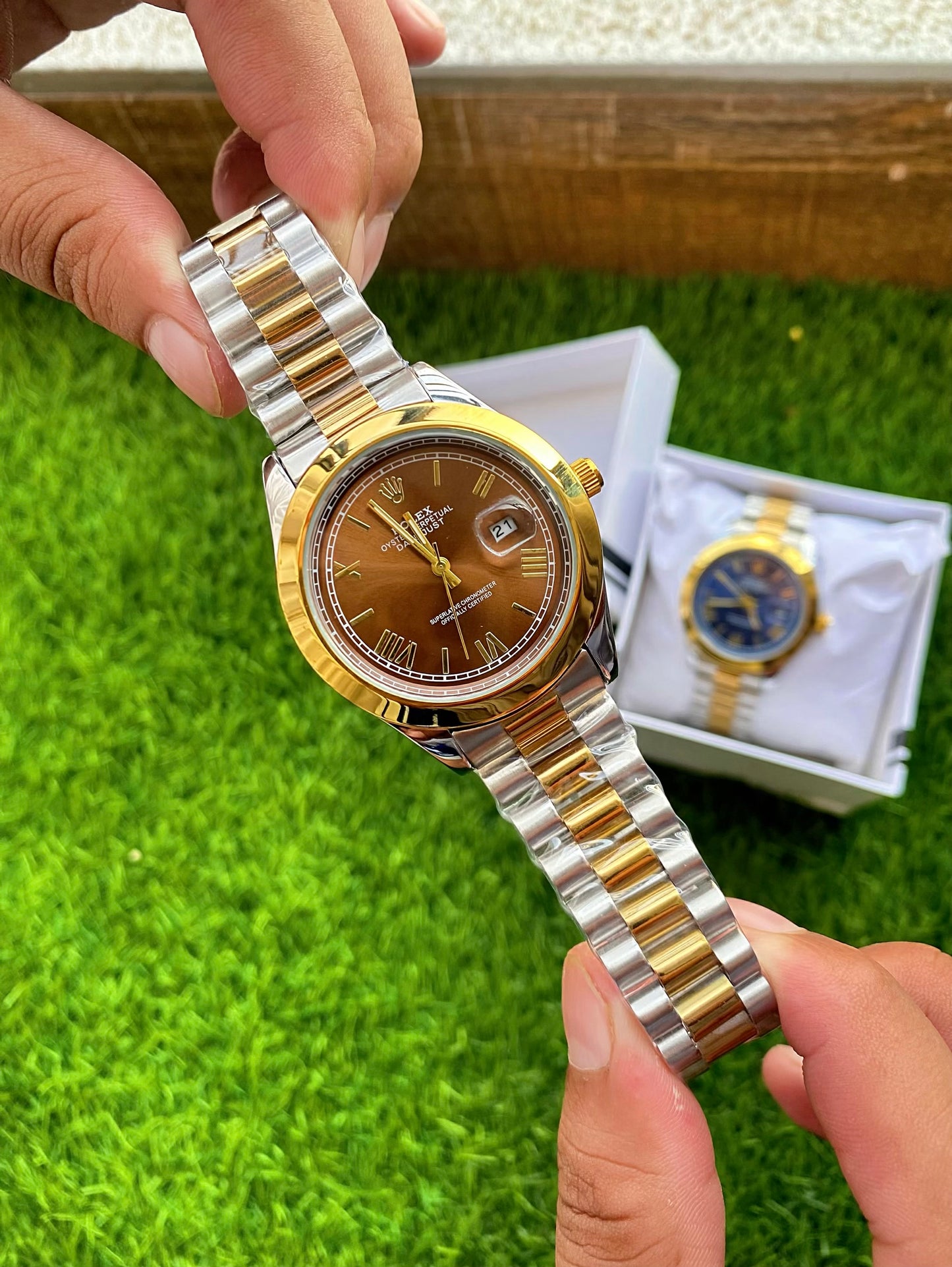 Premium Stainless Steel Timepiece with Date Feature