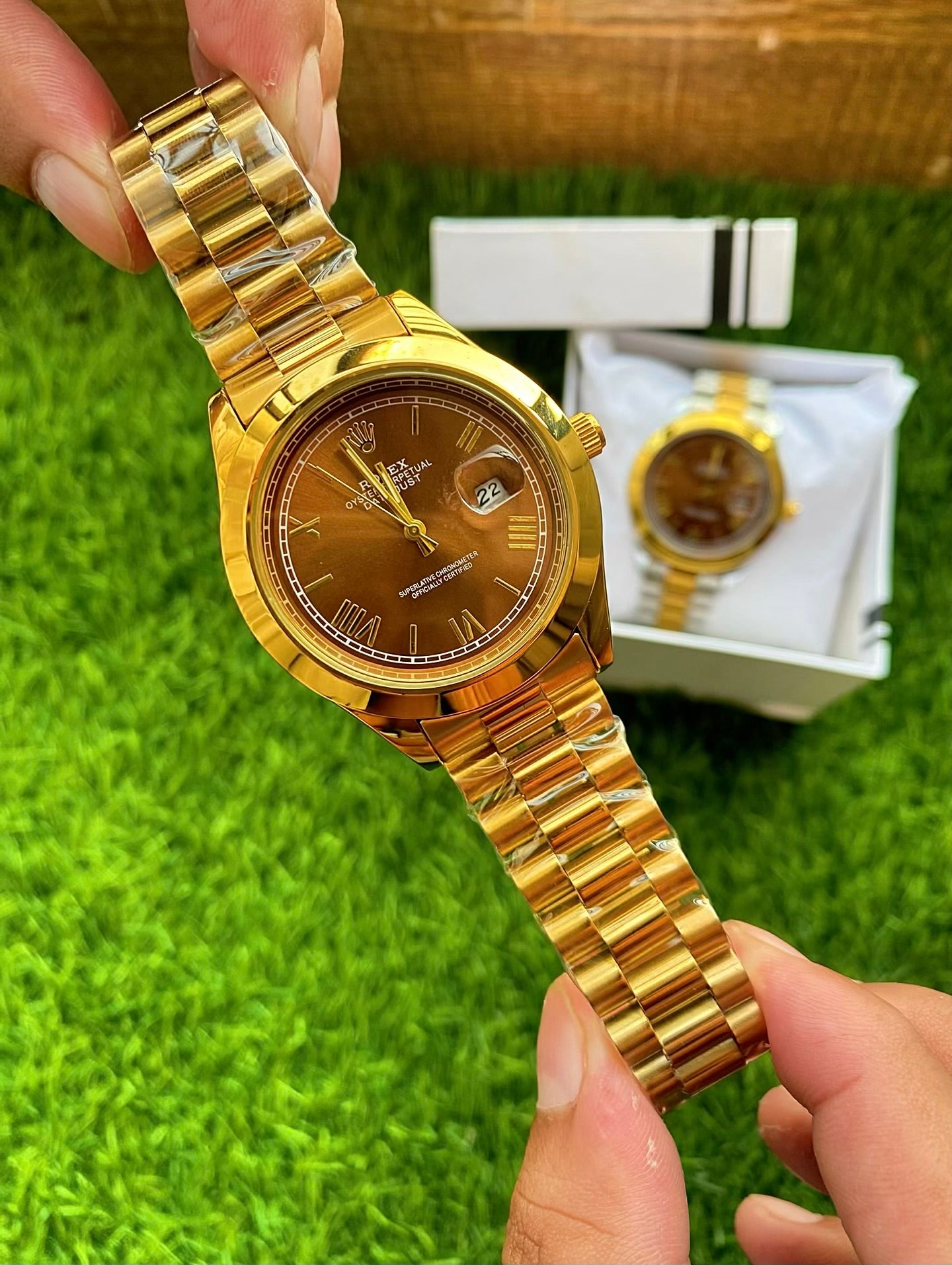 Premium Stainless Steel Timepiece with Date Feature