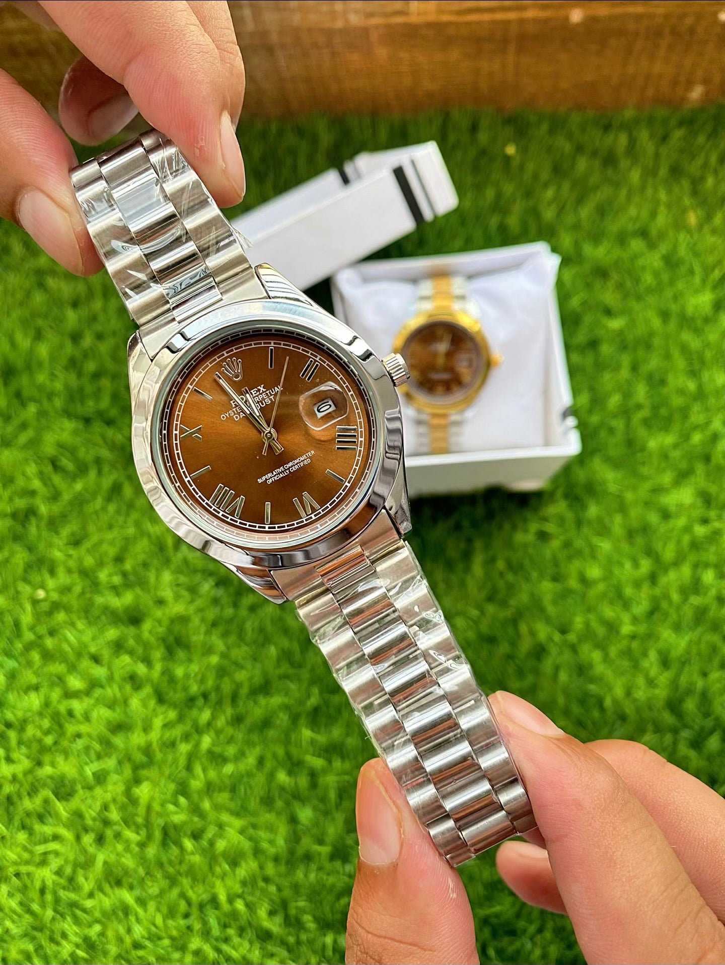 Premium Stainless Steel Timepiece with Date Feature