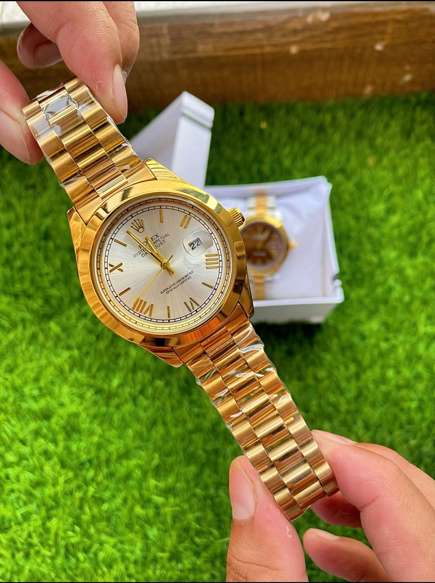 Premium Stainless Steel Timepiece with Date Feature